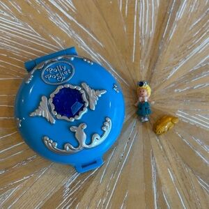 1992 COMPLETE Jeweled Sea Undersea Adventure w otter Polly Pocket Bluebird